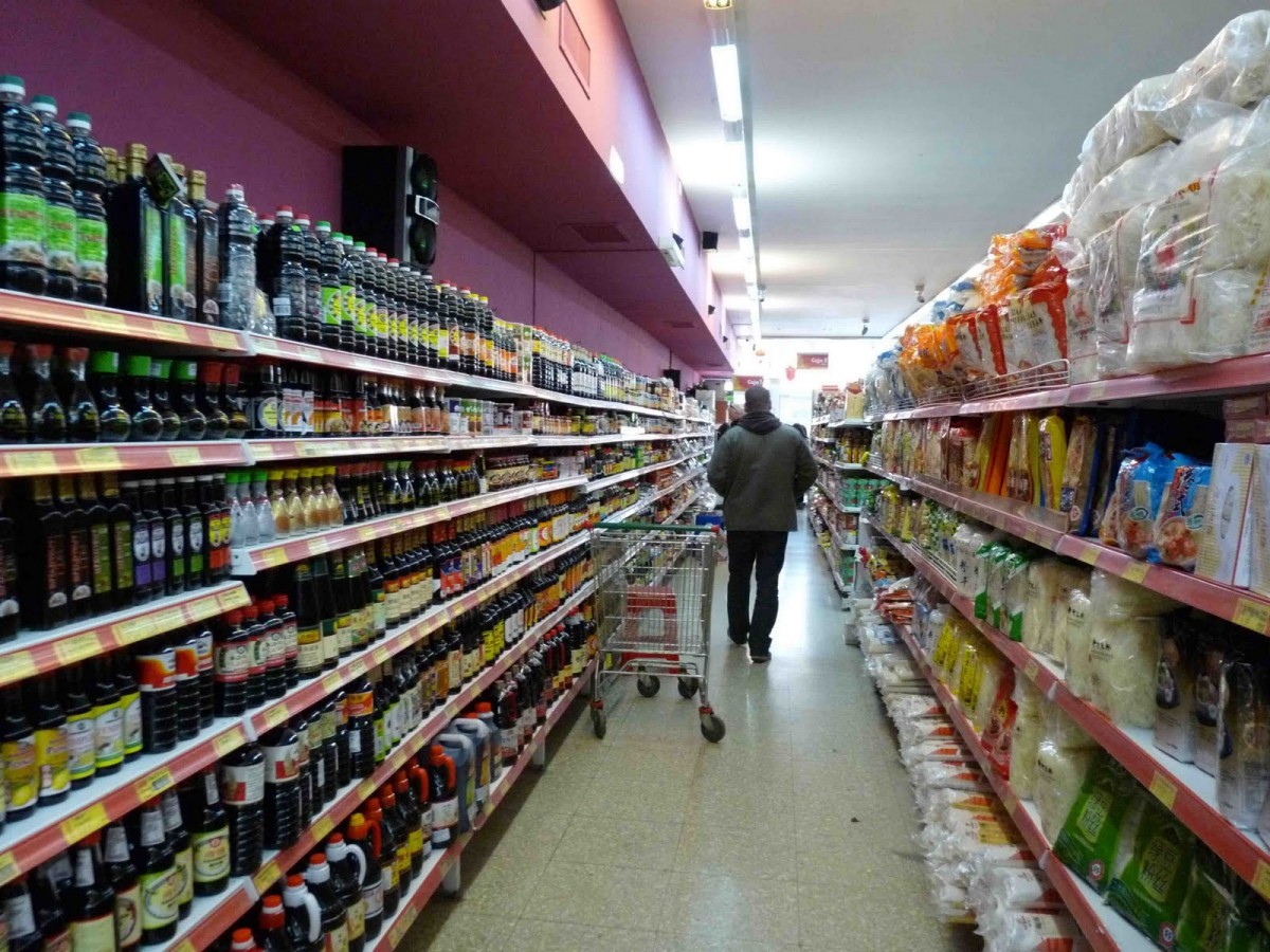 Contin�an construyendo supermercados chinos sin respetar la Ordenanza de Zonificaci�n