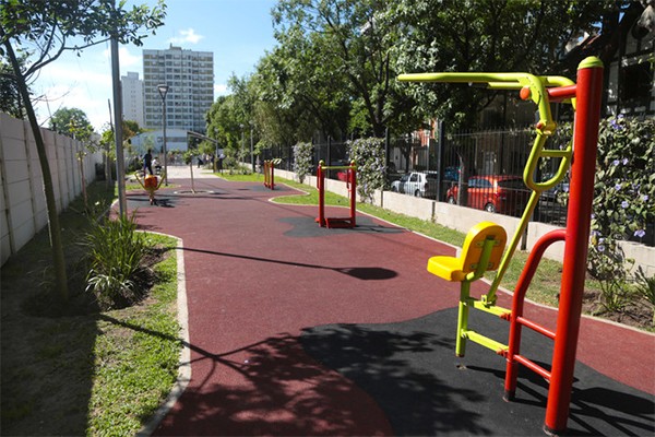 Puesta en valor del Parque Lineal Cr�mer